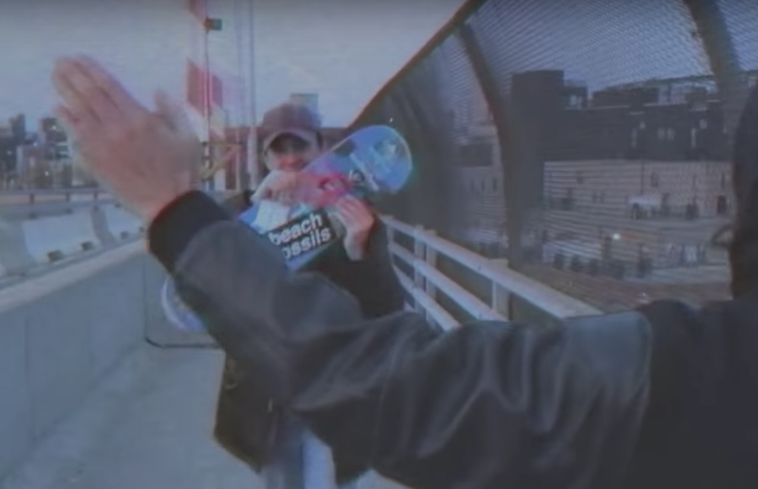 Beach Fossils en mode VHS dans « Down The Line »