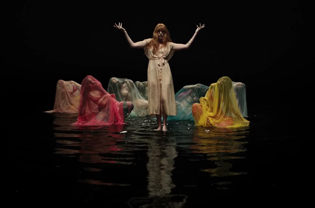 « BIG GOD » le nouveau clip céleste de FLORENCE + THE MACHINE