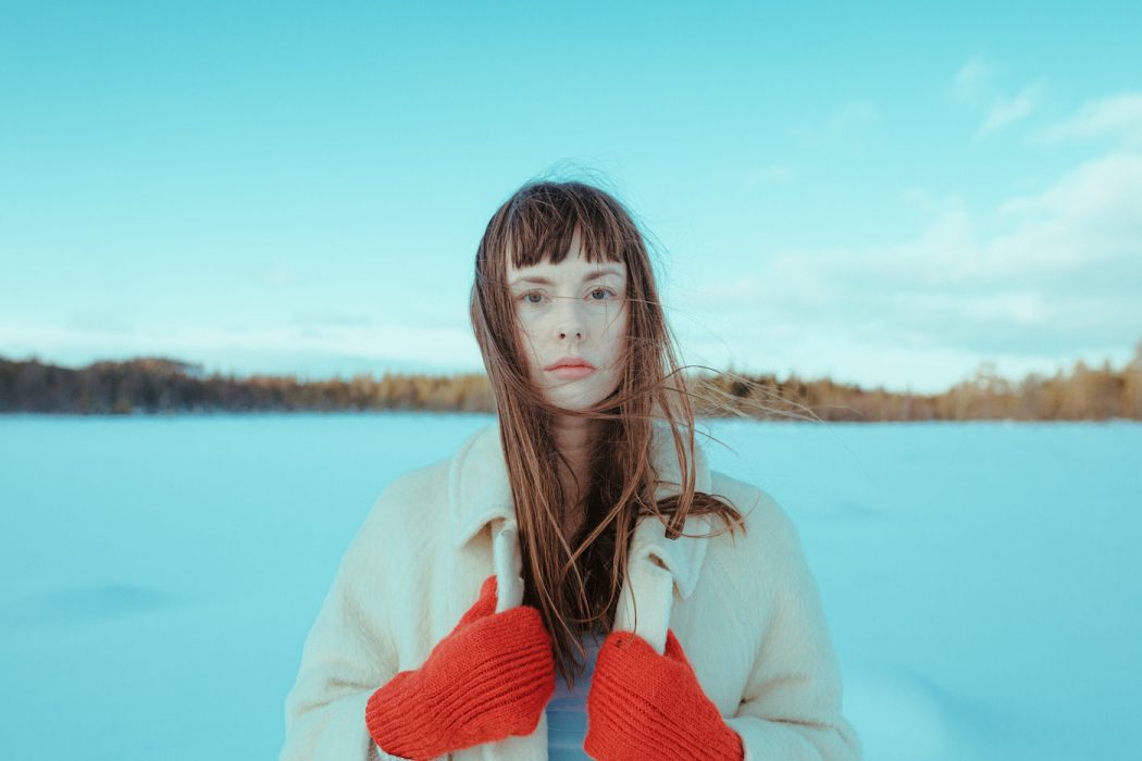 La folk rêveuse et texturée de Siv Jakobsen avec « Fight or Flight »