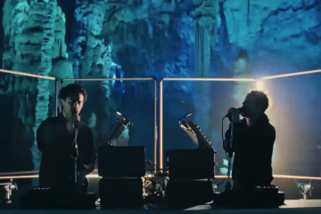 capture de la vidéo Youtube de The Blaze dans la grotte de la Saamandre