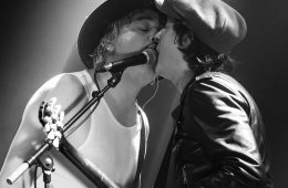 Pete Doherty et Carl Barat se partage le même micro au Bikini de Toulouse