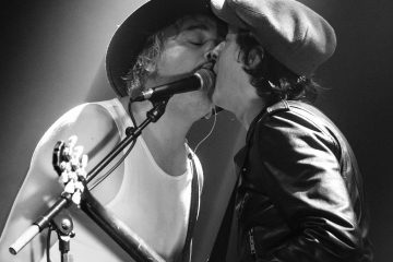 Pete Doherty et Carl Barat se partage le même micro au Bikini de Toulouse