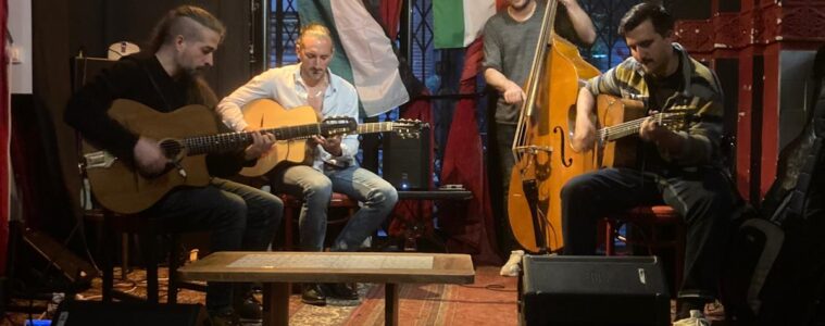 Photo du concert de jazz manouche à la Maison Blanche - Toulouse