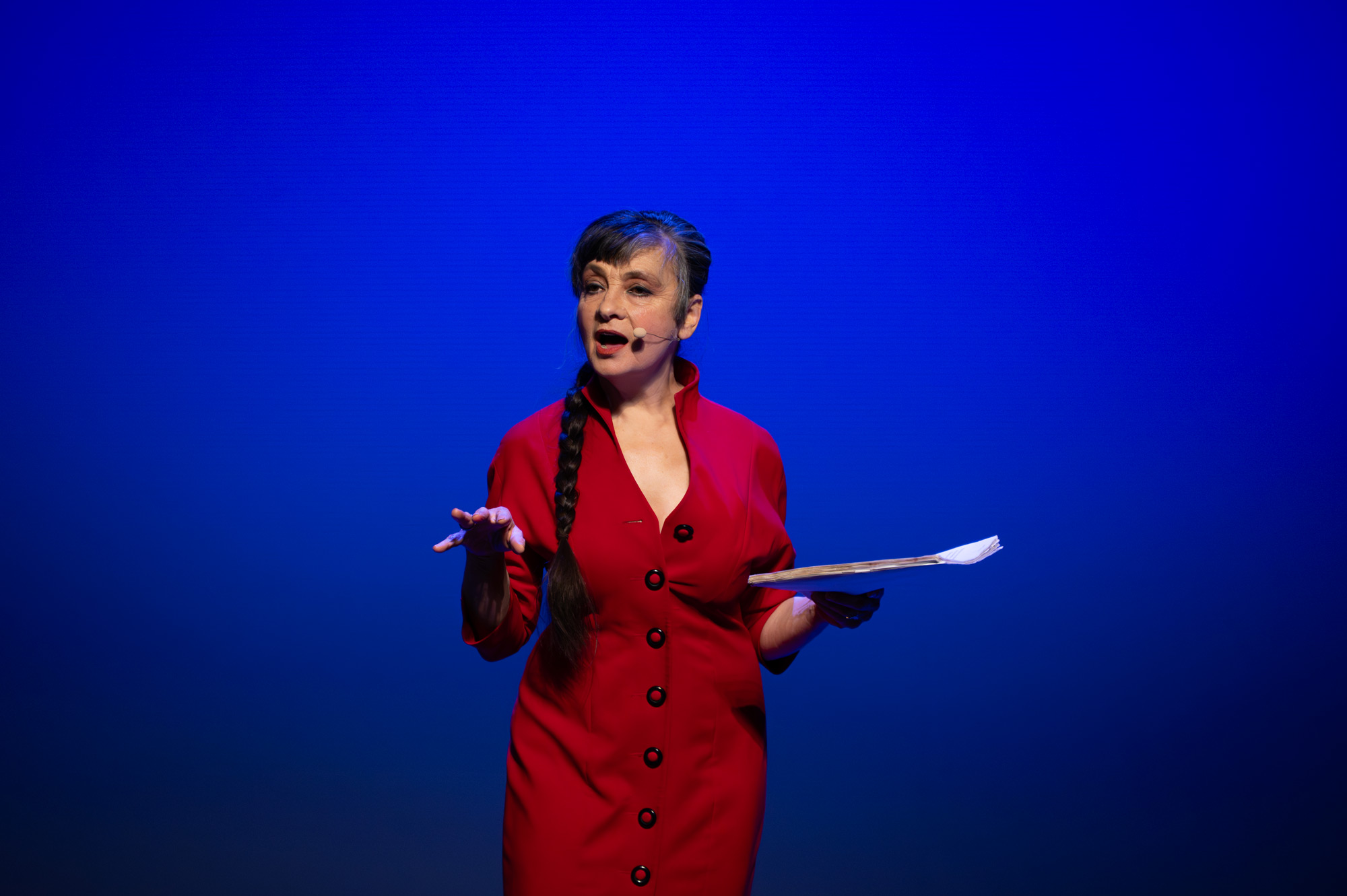 De Rita Mitsouko à la poésie : Catherine Ringer envoûte la Halle aux Grains à Toulouse